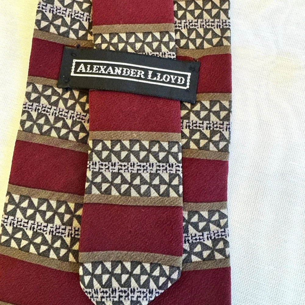 Vintage Alexander Lloyd Silk Tie Extra Long 61 in Burgundy Brown Tan Stripe USA - Picture 3 of 6